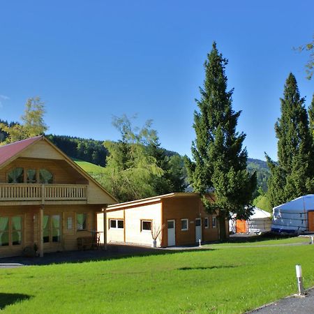 Villa Donkey Chalet Degersheim Bagian luar foto